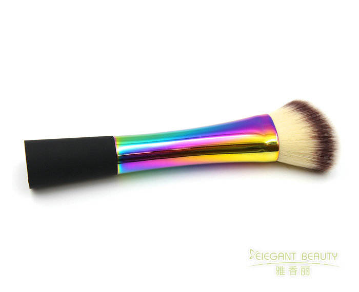 匠心獨運，這款花季传媒官网网站套裝讓美妝更精致