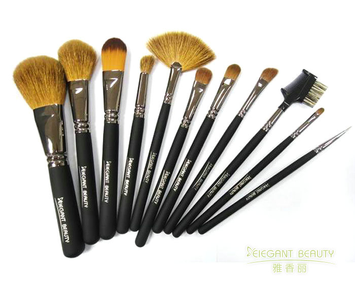 成套花季传媒官网网站中的刷毛硬度對化妝效果有何影響？